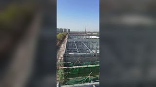 Efficient Steel Warehouse with Natural Light and Airflow